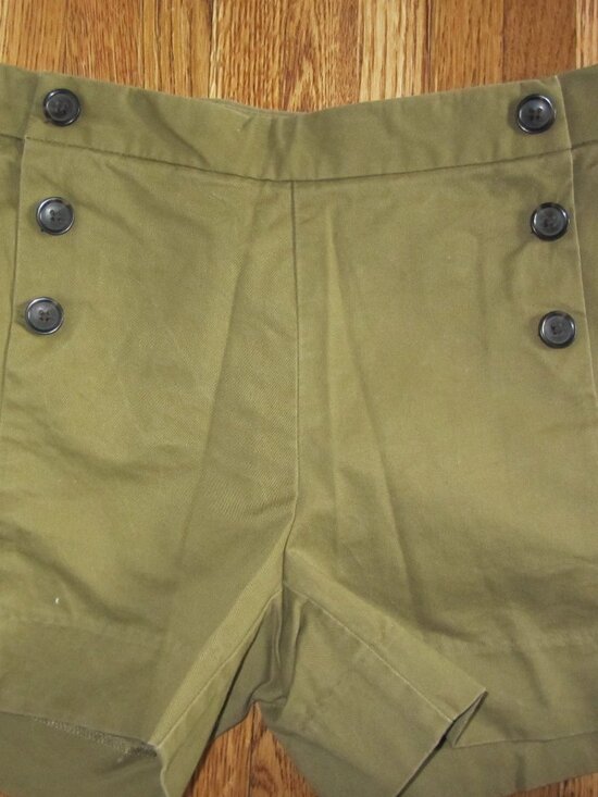 Banana Republic Pants - Banana Republic Button Front Shorts - 4